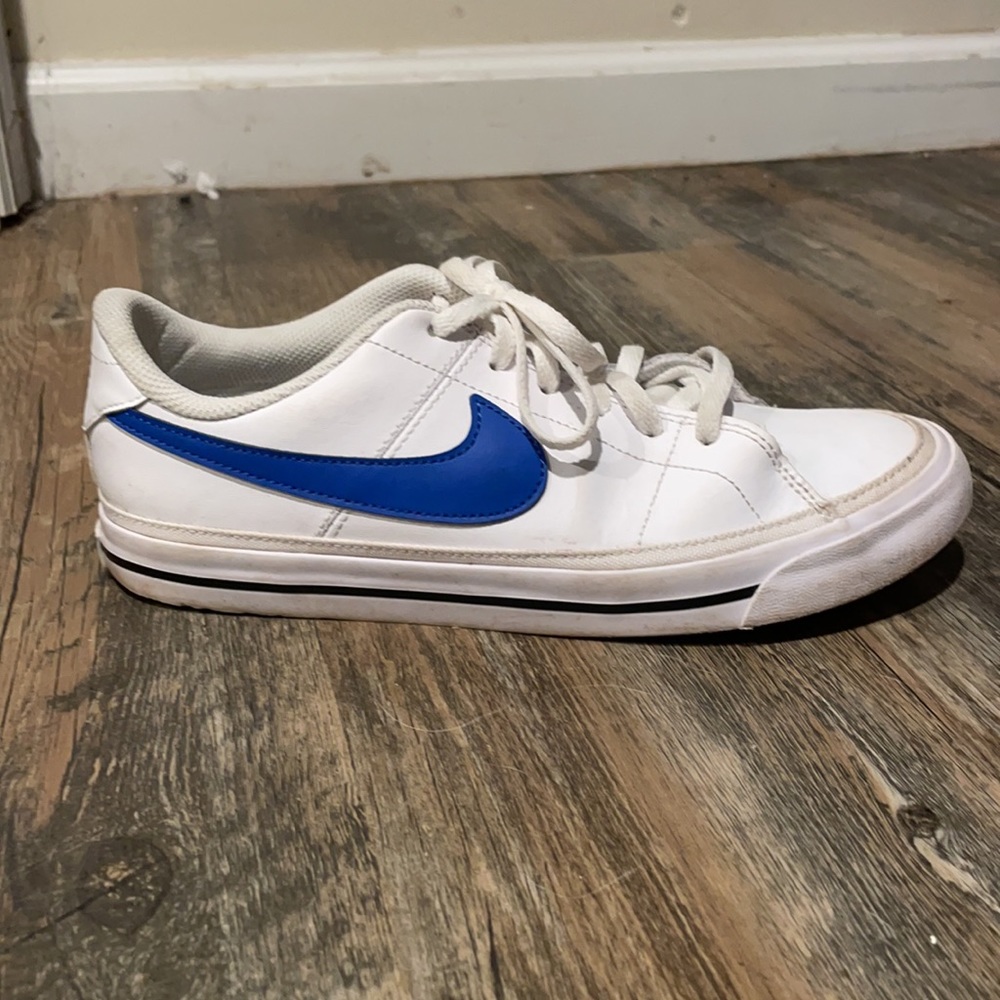 shoes - Picture 2 of 3